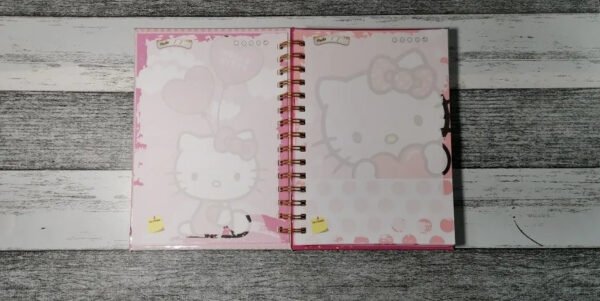D_NQ_NP_2X_668653-MLC52528749657_112022-F Hello Kitty Diario De Vida Holográfico Con Esquelas Anime
