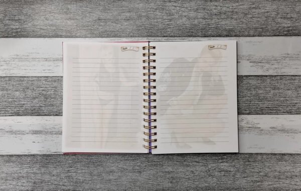 Cuaderno Miley Cyrus Holográfico Hojas Con Diseño Esquelas