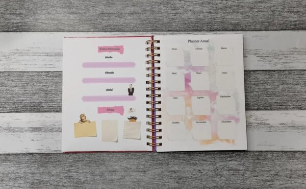 Cuaderno Miley Cyrus Holográfico Hojas Con Diseño Esquelas