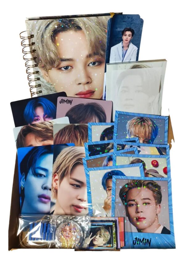 D_NQ_NP_2X_737213-MLC100409620747_122025-F Jimin Pack Holografico Cuaderno Y Más