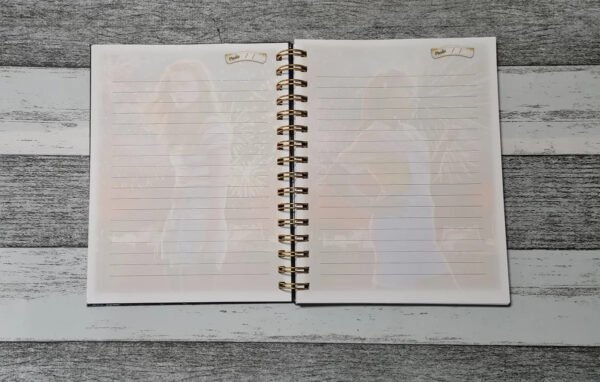 D_NQ_NP_2X_742165-MLC51992612220_102022-F Cuaderno Stranger Things Holográfico Con Esquelas Eleven