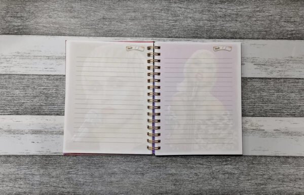 Cuaderno Miley Cyrus Holográfico Hojas Con Diseño Esquelas