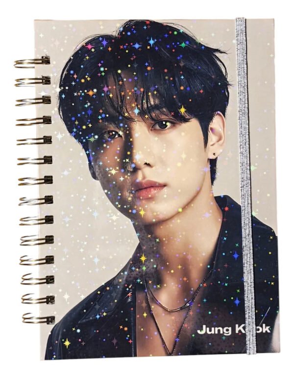 D_NQ_NP_2X_761449-MLC99922071566_122025-F Jungkook Pack Holografico Cuaderno Y Más