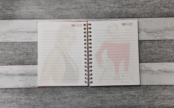 Cuaderno Miley Cyrus Holográfico Hojas Con Diseño Esquelas