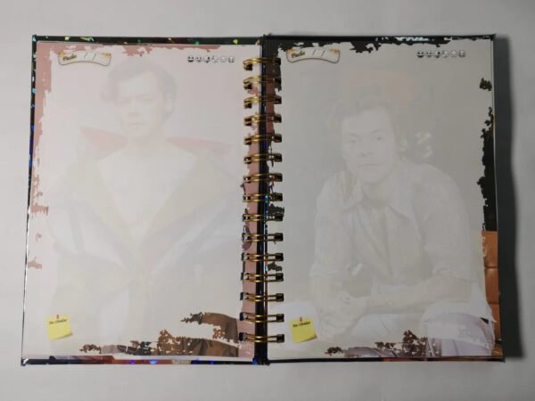 Harry Styles Agenda Holográfica Con Hojas Tipo Esquela