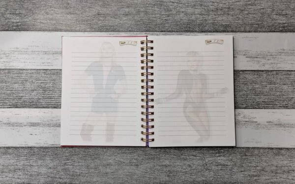 Cuaderno Miley Cyrus Holográfico Hojas Con Diseño Esquelas