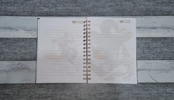 Cuaderno Shingeki No Kyojin Holográfico Con Esquelas Agenda