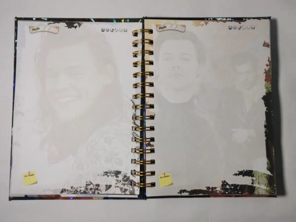 Harry Styles Agenda Holográfica Con Hojas Tipo Esquela