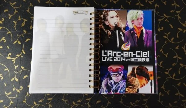 D_NQ_NP_2X_931453-MLC53563666817_022023-F L'arc~en~ciel Cuaderno Holográfico Con Esquelas Larc En Ciel