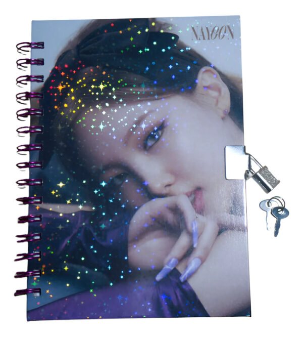 D_NQ_NP_2X_937381-MLC92404726563_092025-F Nayeon Diario De Vida Holográfico Con Candado Twice