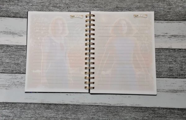 D_NQ_NP_2X_951768-MLC51992618178_102022-F Cuaderno Stranger Things Holográfico Con Esquelas Eleven