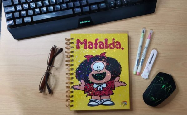 Mafalda Cuaderno Holográfico Con Esquelas Dibujos Animados