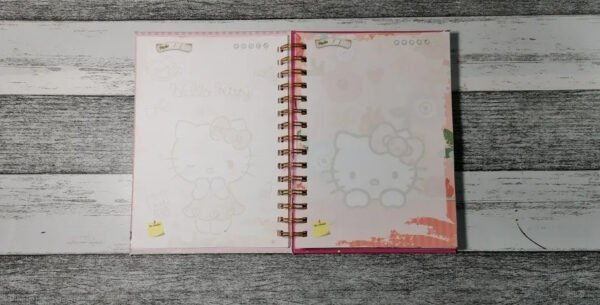 D_NQ_NP_2X_991918-MLC52528761583_112022-F Hello Kitty Diario De Vida Holográfico Con Esquelas Anime